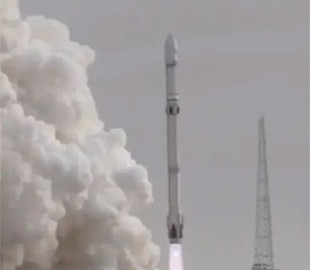 Китай вперше випробував державну багаторазову ракету: політ Long March 12A завершився аварією