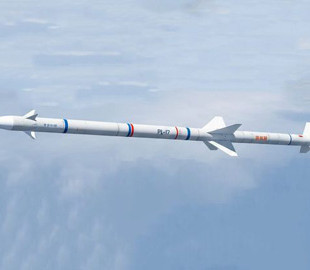 В Китаї показали нову ракету "повітря-повітря": чому її вважають дуже небезпечною