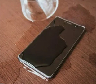 Що робити, якщо телефон намок. ТОП-7 кроків, щоб уникнути фатальних помилок