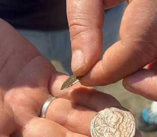 У Туреччині з дна озера почали з'являтися давні монети