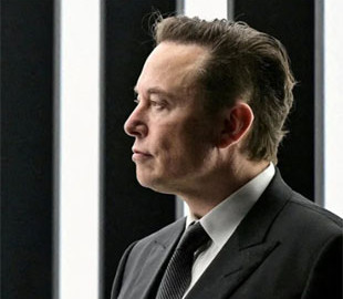 Grokipedia Ілона Маска використовує у статтях російську пропаганду