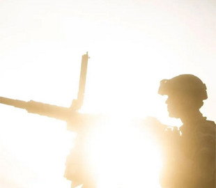 Зеленский: некоторые давали нам всего три дня, а мы выстояли три месяца и продолжаем борьбу. Фото