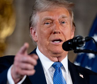 Трамп загальмував обмеження на експорт технологій до Китаю: FT розкрило справжню мету