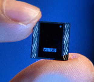 Intel показала свой самый необычный процессор