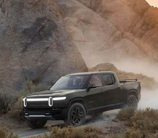 Rivian раскрыл цену электрического пикапа R1T, который должен стать конкурентом Tesla Cybertruck