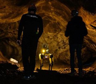 NASA отправит робота-собаку Boston Dynamics Spot искать жизнь в пещерах на Марсе