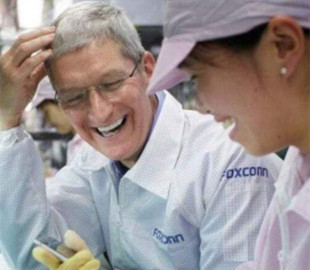 За місяць до запуску iPhone 16 Foxconn наймає 50 тисяч нових працівників