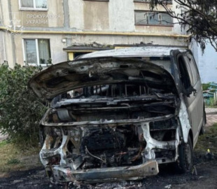 У Сумах повідомили про підозру 19-річному юнаку за серію підпалів автомобілів військових