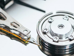 У Китаї створили загадковий накопичувач: зможе зберігати 10 квадрильйонів байт даних