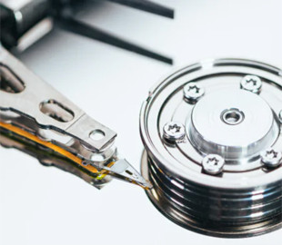 У Китаї створили загадковий накопичувач: зможе зберігати 10 квадрильйонів байт даних