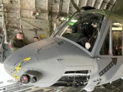 Чехія отримала військові гелікоптери із США