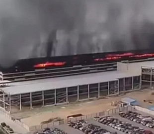 У Китаї спалахнула пожежа на заводі BYD: це один з найбільших виробників електромобілів