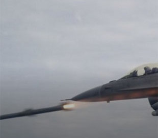 Названо вартість ракети AIM-120C-8 для F-16 з дальністю 160 км
