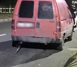 У Кременчуці злодії витягали кабелі за допомогою автомобіля