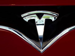 Tesla повертається у топ-7 дорогих компаній світу