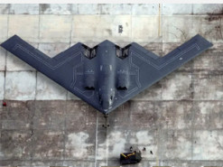 Розробники Northrop Grumman представили вдосконалену версію стратегічного бомбардувальника нового покоління B-21 Raider