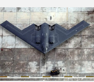 Розробники Northrop Grumman представили вдосконалену версію стратегічного бомбардувальника нового покоління B-21 Raider