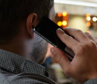 Специалисты рассказали, как узнать, что ваш смартфон прослушивают