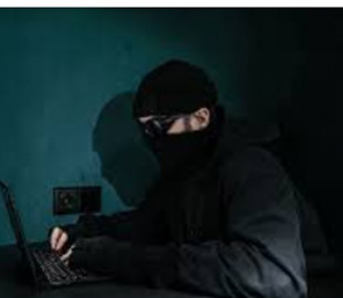 Інтернет-шахраї ошукали жінку на 470 тисяч гривень