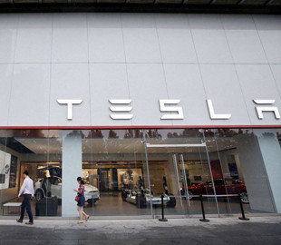 Tesla отзывает в Китае примерно 200 000 электромобилей