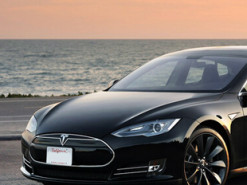 Ще одна загроза від автомобілів Tesla – не реагують на мотоциклістів