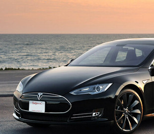 Ще одна загроза від автомобілів Tesla – не реагують на мотоциклістів