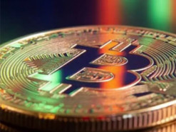 Біткоїн обвалився після рішення Трампа про створення криптовалютного резерву