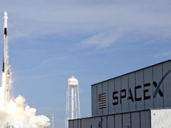 SpaceX планирует запустить 60 ракет-носителей серии Falcon в 2022 году - Маск
