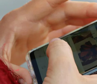 Смертельна комбінація для дисплея. Чим не можна протирати скло смартфона