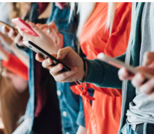 88 днів на рік у телефонах: як смартфони “крадуть” наше життя