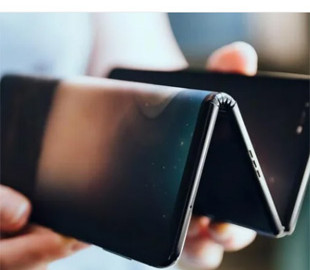 Інсайдер розповів, коли може вийти смартфон Huawei, який складатиметься втричі