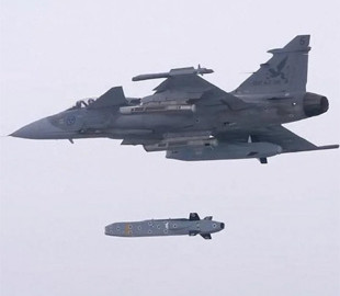 На винищувачі Gripen "причепили" ракети Taurus: аналітики пояснили, чим це важливо для нас