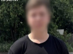 У Києві пенсіонерка віддала шахраям $18 тисяч для перевірки СБУ: затримано 23-річного кур’єра