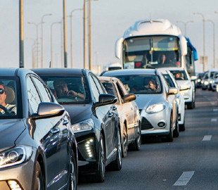 В Украине предлагают запретить автомобили с ДВС