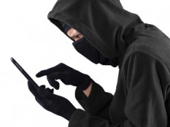 Шахрай прикривався благодійним фондом