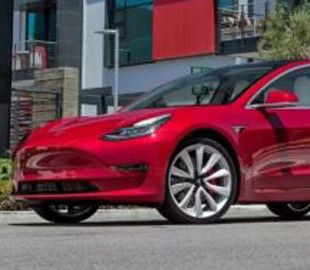 Tesla Model 3 vs Toyota Camry: эксперты сравнили стоимость 5-летнего владения авто