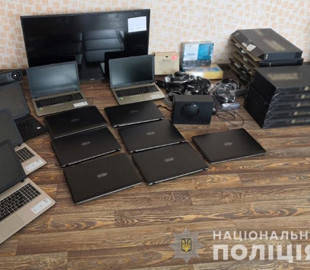 Крадій викрав із школи 12 ноутбуків на суму 167 тис. гривень