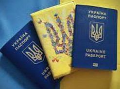 Росіяни купують фейкові українські паспорти: скільки вони платять, щоб "стати українцями"