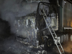 На Буковині судитимуть злочинця, який на замовлення в інтернеті підпалив вантажівку