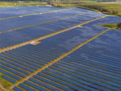 Австралія будує найбільший завод сонячних панелей: 1,9 млн на рік та нові робочі місця