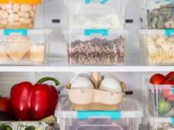Викиньте, щоб не отруїтися: які продукти утилізувати після відключення холодильника