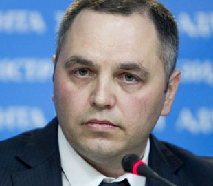 Син Андрія Портнова виїхав з України як волонтер і не повернувся – "Схеми"