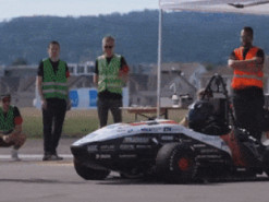 Швейцарський електромобіль розігнався від нуля до ста кілометрів на годину за 0,956 секунди