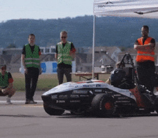 Швейцарський електромобіль розігнався від нуля до ста кілометрів на годину за 0,956 секунди