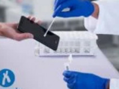 Новий тест дозволяє виявити COVID-19 на екрані смартфона