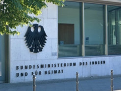 Глава МВС Німеччини закликав не применшувати дронову загрозу з боку Росії