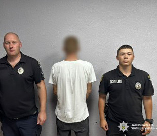 Під приводом зателефонувати пограбував неповнолітнього: поліцейські оперативно встановили та затримали зловмисника