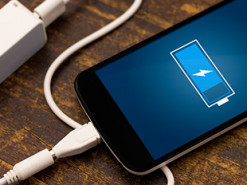 Эксперт рассказал, почему нельзя заряжать смартфон ночью