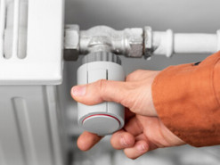 Підготовка до зими: сім способів утеплити будинок та платити за опалення менше