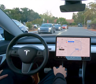 Оновлення автопілота Tesla спричинило проблеми: від компанії вимагають відкликати електромобілі